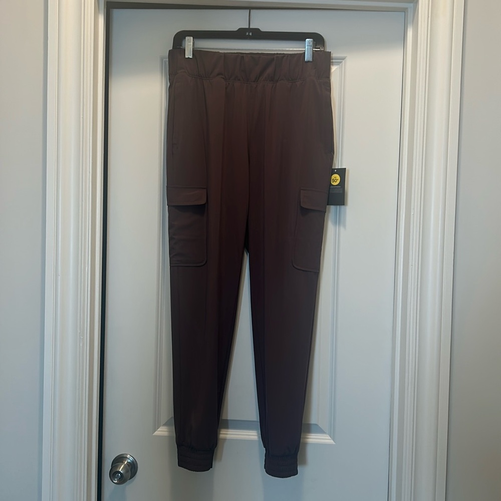GapFit Runaround High Rise Cargo Jogger Pant in Vintage Plum Sz Small New w/Tags
